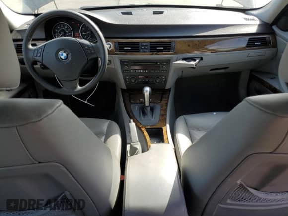 2006 BMW 3 Series 325i с VIN WBAVB13576KX49823, выставлен на аукционе Copart как лот 86594605 с пробегом 309 025 миль миль и Списание • Salvage title. История ставок и продаж доступна на DreamBid. Изображение 8.