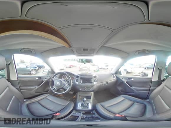 2013 Volkswagen Tiguan SE z VIN WVGAV3AX2DW607051, wystawiony jako Copart lot #44391625 z przebiegiem 61 220 mil mil oraz Szkoda całkowita • Salvage title. Historia ofert i sprzedaży dostępna na DreamBid. Obrazek 13.