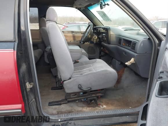 1997 Dodge 1500 с VIN 3B7HC13Z6VG736356, выставлен на аукционе IAAI как лот 41779985 с пробегом 222 183 миль миль и . История ставок и продаж доступна на DreamBid. Изображение 5.
