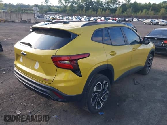 2024 Chevrolet Trax 2RS z VIN KL77LJE27RC071680, wystawiony jako IAAI lot #43116250 z przebiegiem 84 312 mil mil oraz . Historia ofert i sprzedaży dostępna na DreamBid. Obrazek 4.