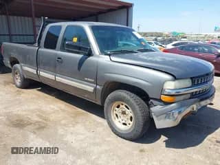 1999 Chevrolet Silverado 2500 LS с VIN 1GCGC29U0XE197465, выставлен на аукционе IAAI как лот 41982958 с пробегом Не указан миль и . История ставок и продаж доступна на DreamBid. Изображение 1.