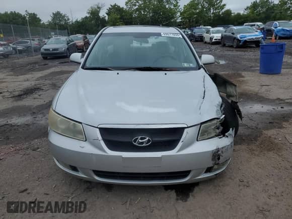 2006 Hyundai Sonata GLS z VIN KMHEU46C56A110026, wystawiony jako Copart lot #69677055 z przebiegiem 134 114 mil mil oraz Szkoda całkowita • Salvage title. Historia ofert i sprzedaży dostępna na DreamBid. Obrazek 5.