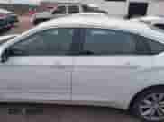 2017 Chevrolet Impala LT z VIN 2G1105SA1H9118012, wystawiony jako IAAI lot #42805390 z przebiegiem 255 478 mil mil oraz . Historia ofert i sprzedaży dostępna na DreamBid. Obrazek 14.