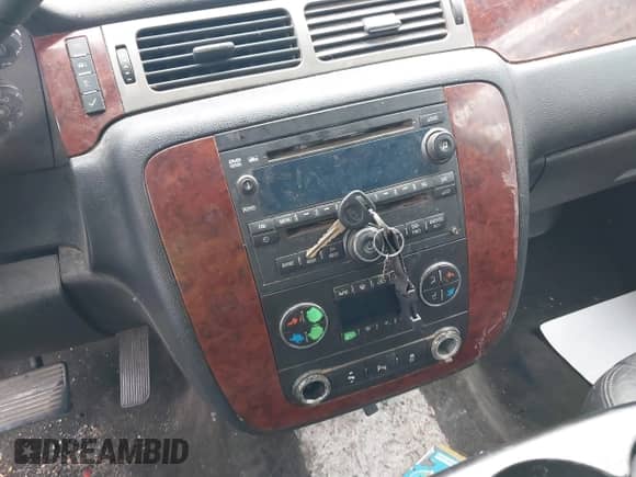 2013 Chevrolet Tahoe LT with VIN 1GNSCBE02DR236128, listed as a IAAI auction lot 43104986 with 199,513 mi miles and . Bid and sale history available at DreamBid. Image 11.