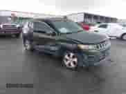 2018 Jeep Compass Latitude z VIN 3C4NJDBB2JT315024, wystawiony jako IAAI lot #42995546 z przebiegiem 111 279 mil mil oraz . Historia ofert i sprzedaży dostępna na DreamBid. Obrazek 1.