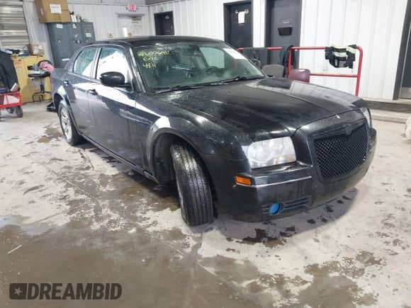 2007 Chrysler 300 Signature with VIN 2C3LA53G17H627980, listed as a IAAI auction lot 42006910 with 155,263 mi miles and . Bid and sale history available at DreamBid. Image 1.