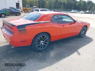 2009 Dodge Challenger SRT-8 z VIN 2B3LJ74W89H581856, wystawiony jako IAAI lot #43402204 z przebiegiem 93 540 mil mil oraz . Historia ofert i sprzedaży dostępna na DreamBid. Obrazek 4.