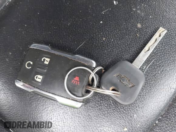 2017 Chevrolet Silverado 2500HD LTZ z VIN 1GC1KWEY3HF170653, wystawiony jako IAAI lot #42148270 z przebiegiem 145 184 mil mil oraz . Historia ofert i sprzedaży dostępna na DreamBid. Obrazek 11.