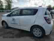 2018 Chevrolet Sonic LT z VIN 1G1JG6SH2J4103798, wystawiony jako Copart lot #57326595 z przebiegiem 123 723 mil mil oraz Szkoda całkowita • Salvage title. Historia ofert i sprzedaży dostępna na DreamBid. Obrazek 2.