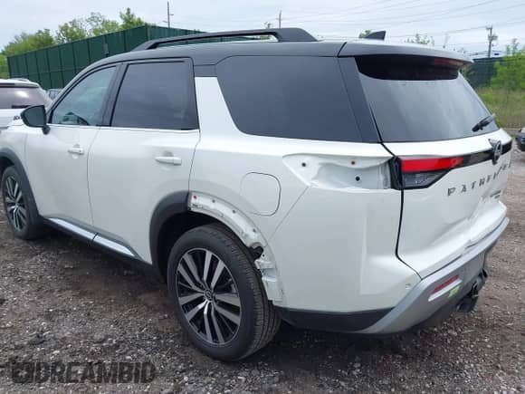 2024 Nissan Pathfinder Platinum с VIN 5N1DR3DK4RC226005, выставлен на аукционе IAAI как лот 42191342 с пробегом 39 778 миль миль и . История ставок и продаж доступна на DreamBid. Изображение 3.
