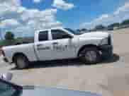 2020 Ram 1500 Tradesman z VIN 1C6RR6FG0LS156396, wystawiony jako IAAI lot #42524281 z przebiegiem 186 242 mil mil oraz . Historia ofert i sprzedaży dostępna na DreamBid. Obrazek 13.