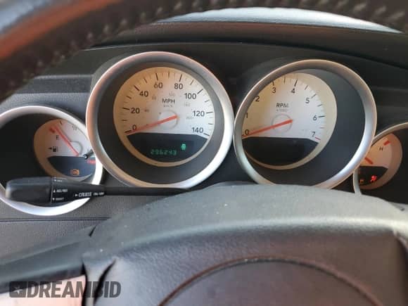 2006 Dodge Magnum with VIN 2D4FV47V46H200679, listed as a Copart auction lot 80905844 with 296,243 mi miles and Salvage title. Bid and sale history available at DreamBid. Image 9.