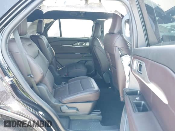 2025 Ford Explorer с VIN 1FMUK7HH1SGC03676, выставлен на аукционе IAAI как лот 43154135 с пробегом 2 668 миль миль и . История ставок и продаж доступна на DreamBid. Изображение 8.