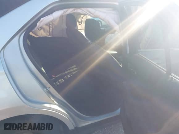 2022 Chevrolet Equinox LT с VIN 2GNAXJEV0N6132238, выставлен на аукционе IAAI как лот 42564628 с пробегом 44 001 миль миль и . История ставок и продаж доступна на DreamBid. Изображение 8.