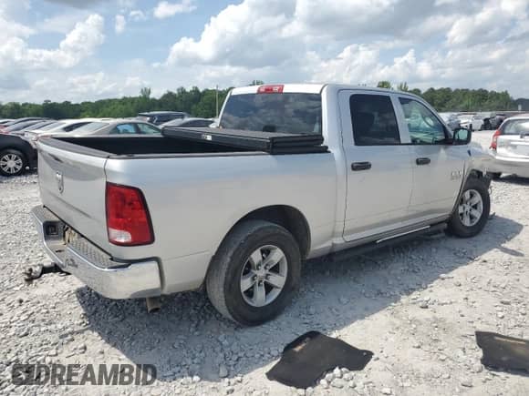 2016 Ram 1500 Tradesman z VIN 1C6RR6KG5GS100871, wystawiony jako Copart lot #54612135 z przebiegiem 108 193 mil mil oraz Szkoda całkowita • Salvage title. Historia ofert i sprzedaży dostępna na DreamBid. Obrazek 3.