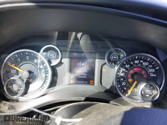 2022 Ram 1500 Big Horn z VIN 1C6RRFBG4NN384327, wystawiony jako Copart lot #81954405 z przebiegiem 49 209 mil mil oraz Szkoda całkowita • Salvage title. Historia ofert i sprzedaży dostępna na DreamBid. Obrazek 9.