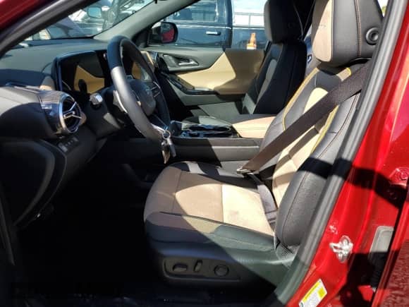 2026 Chevrolet Equinox LS z VIN 3GNAXSEG9TL155162, wystawiony jako Copart lot #84456895 z przebiegiem 1 557 mil mil oraz Szkoda całkowita • Salvage title. Historia ofert i sprzedaży dostępna na DreamBid. Obrazek 7.