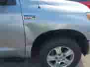 2007 Toyota Tundra SR5 z VIN 5TFRV54147X015126, wystawiony jako IAAI lot #43273941 z przebiegiem 129 813 mil mil oraz . Historia ofert i sprzedaży dostępna na DreamBid. Obrazek 18.