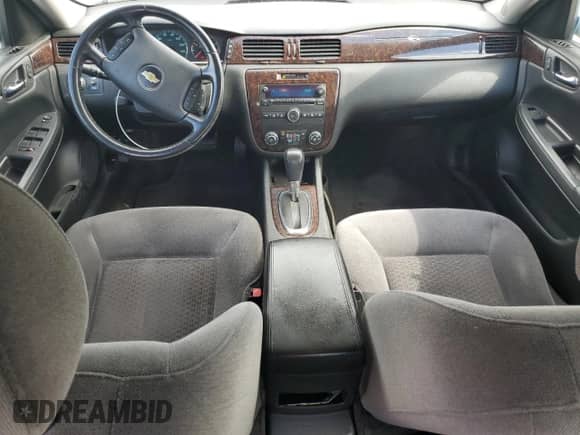 2013 Chevrolet Impala LT z VIN 2G1WG5E36D1110401, wystawiony jako Copart lot #81957275 z przebiegiem 237 405 mil mil oraz Szkoda całkowita • Salvage title. Historia ofert i sprzedaży dostępna na DreamBid. Obrazek 8.