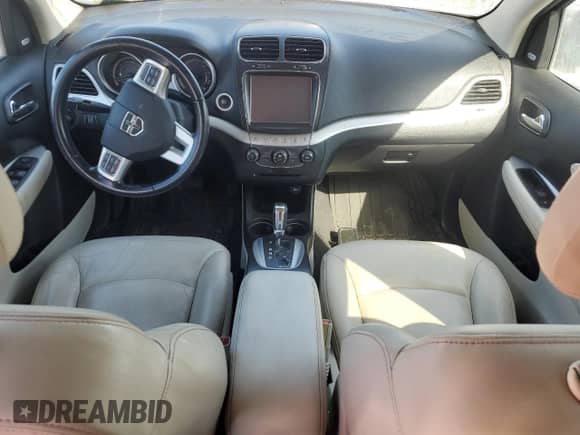 2011 Dodge Journey LUX с VIN 3D4PG9FG8BT538067, выставлен на аукционе Copart как лот 85858134 с пробегом Не указан миль и На запчасти • Non repairable. История ставок и продаж доступна на DreamBid. Изображение 8.