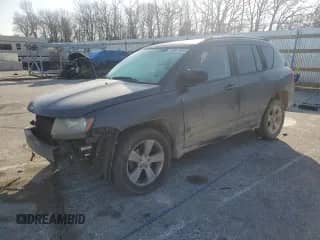 2014 Jeep Compass Sport z VIN 1C4NJDBB6ED774214, wystawiony jako Copart lot #62353395 z przebiegiem 142 056 mil mil oraz Szkoda całkowita • Salvage title. Historia ofert i sprzedaży dostępna na DreamBid. Obrazek 1.