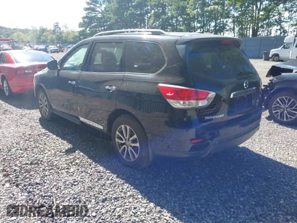 2014 Nissan Pathfinder S with VIN 5N1AR2MM7EC720819, listed as a IAAI auction lot 43084022 with 167,677 mi miles and . Bid and sale history available at DreamBid. Image 3.