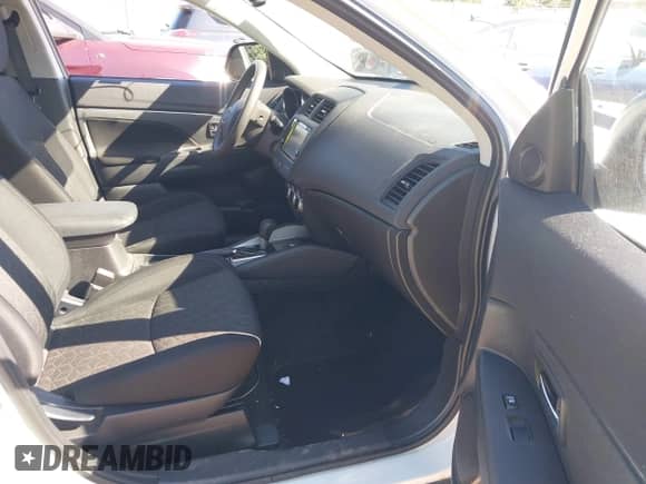 2021 Mitsubishi Outlander ES z VIN JA4ARUAU7MU003537, wystawiony jako IAAI lot #43092424 z przebiegiem 49 791 mil mil oraz . Historia ofert i sprzedaży dostępna na DreamBid. Obrazek 5.