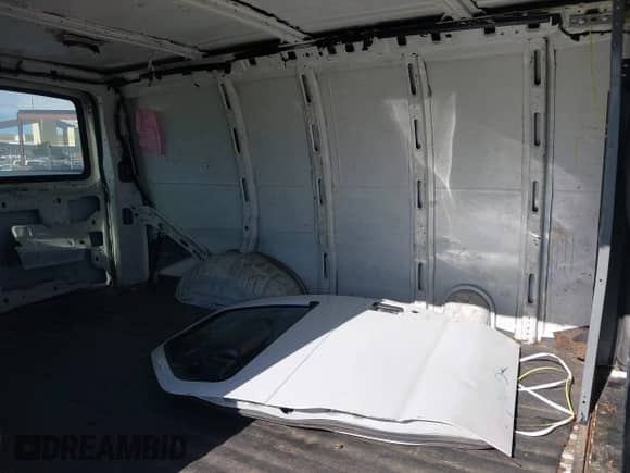2007 Chevrolet Express Cargo с VIN 1GCGG25V371250671, выставлен на аукционе IAAI как лот 42945472 с пробегом 249 167 миль миль и . История ставок и продаж доступна на DreamBid. Изображение 8.