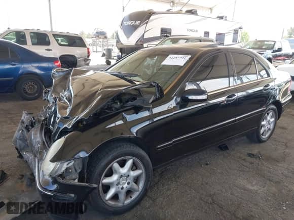 2004 Mercedes-Benz C 320 with VIN WDBRF64JX4F522423, listed as a IAAI auction lot 42287731 with Not provided miles and . Bid and sale history available at DreamBid. Image 2.