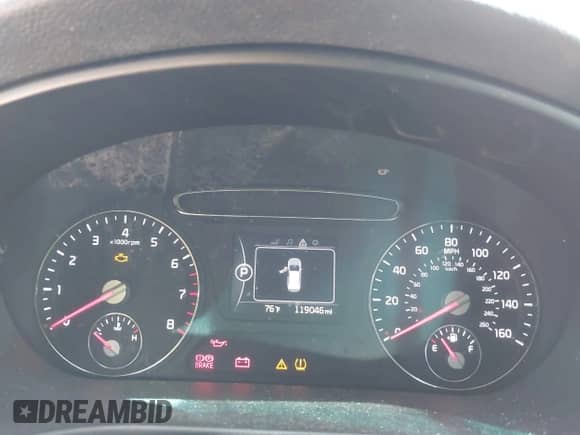 2018 Kia Sorento LX with VIN 5XYPG4A53JG394391, listed as a IAAI auction lot 42391459 with 119,046 mi miles and . Bid and sale history available at DreamBid. Image 7.