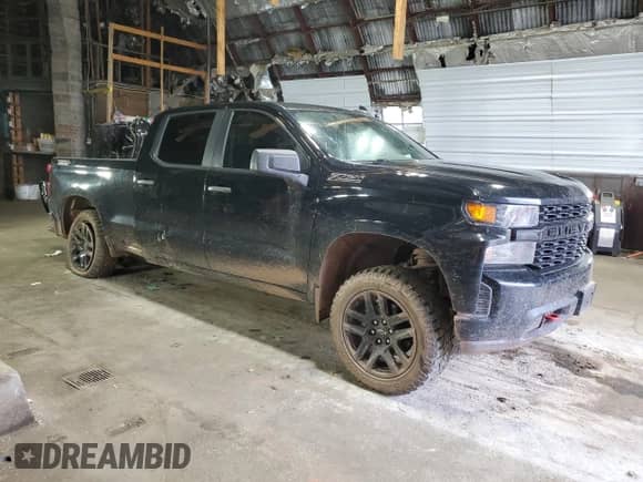 2021 Chevrolet Silverado 1500 Custom Trail Boss z VIN 1GCPYCEF7MZ290907, wystawiony jako Copart lot #86627465 z przebiegiem 56 502 mil mil oraz Szkoda całkowita • Salvage title. Historia ofert i sprzedaży dostępna na DreamBid. Obrazek 4.