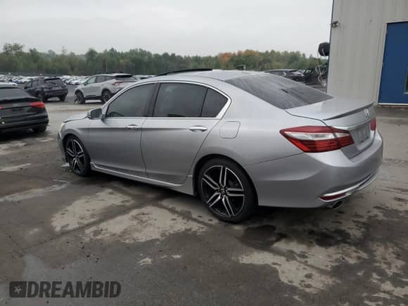 2017 Honda Accord Touring z VIN 1HGCR3F97HA021431, wystawiony jako Copart lot #81602575 z przebiegiem 126 191 mil mil oraz Szkoda całkowita • Salvage title. Historia ofert i sprzedaży dostępna na DreamBid. Obrazek 2.
