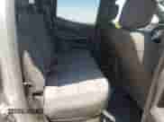 2023 Chevrolet Colorado 4WD Work Truck z VIN 1GCPTBEK5P1112230, wystawiony jako Copart lot #56569545 z przebiegiem 18 159 mil mil oraz Szkoda całkowita • Salvage title. Historia ofert i sprzedaży dostępna na DreamBid. Obrazek 10.