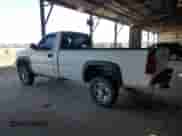 2007 Chevrolet Silverado 2500HD Work Truck z VIN 1GCHC24UX7E181480, wystawiony jako Copart lot #61087385 z przebiegiem 223 799 mil mil oraz Czysty tytuł • Clean title. Historia ofert i sprzedaży dostępna na DreamBid. Obrazek 2.