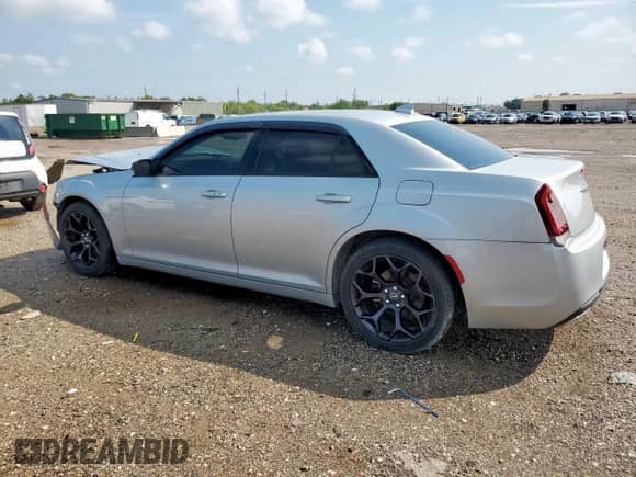 2019 Chrysler 300 Touring с VIN 2C3CCAAG8KH682943, выставлен на аукционе Copart как лот 70071455 с пробегом 42 623 миль миль и Списание • Salvage title. История ставок и продаж доступна на DreamBid. Изображение 2.