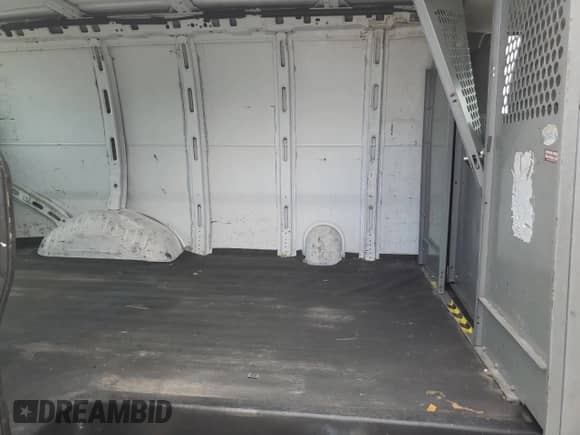 2008 Chevrolet Express Cargo с VIN 1GCGG25C581103901, выставлен на аукционе Copart как лот 47725165 с пробегом 162 358 миль миль и Чистый • Clean title. История ставок и продаж доступна на DreamBid. Изображение 10.