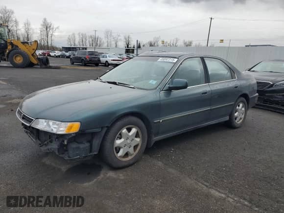 1996 Honda Accord EX z VIN 1HGCE6675TA000680, wystawiony jako Copart lot #45892315 z przebiegiem 232 819 mil mil oraz Czysty tytuł • Clean title. Historia ofert i sprzedaży dostępna na DreamBid. Obrazek 1.