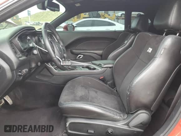 2017 Dodge Challenger R/T с VIN 2C3CDZBT0HH600879, выставлен на аукционе Copart как лот 64361705 с пробегом 109 819 миль миль и Чистый • Clean title. История ставок и продаж доступна на DreamBid. Изображение 7.