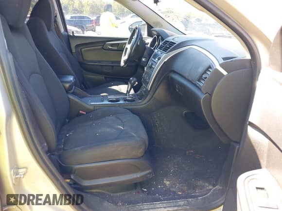 2012 Chevrolet Traverse 1LT z VIN 1GNKRGED4CJ174369, wystawiony jako IAAI lot #43201113 z przebiegiem 225 587 mil mil oraz . Historia ofert i sprzedaży dostępna na DreamBid. Obrazek 5.