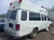 2008 Ford Econoline Cargo Commercial z VIN 1FTNS24W28DB54840, wystawiony jako IAAI lot #41966034 z przebiegiem 85 087 mil mil oraz . Historia ofert i sprzedaży dostępna na DreamBid. Obrazek 4.