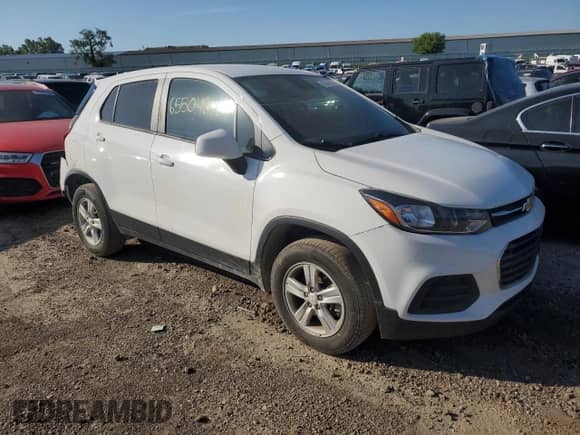2022 Chevrolet Trax LS z VIN KL7CJNSM9NB527227, wystawiony jako Copart lot #65504805 z przebiegiem 67 152 mil mil oraz Nie do naprawy • Non repairable. Historia ofert i sprzedaży dostępna na DreamBid. Obrazek 4.
