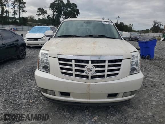 2011 Cadillac Escalade ESV Premium with VIN 1GYS3JEF7BR393264, listed as a Copart auction lot 82352625 with 300,746 mi miles and Clean title. Bid and sale history available at DreamBid. Image 5.