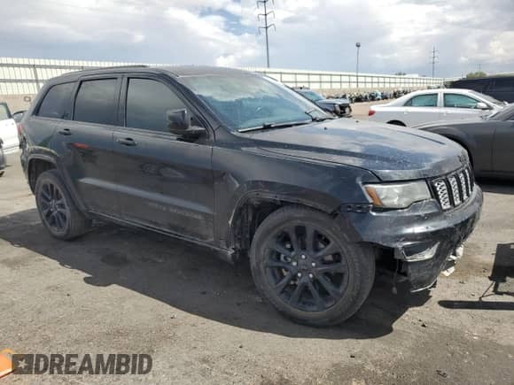 2018 Jeep Grand Cherokee Upland z VIN 1C4RJFAG0JC157028, wystawiony jako Copart lot #65230305 z przebiegiem 126 267 mil mil oraz Szkoda całkowita • Salvage title. Historia ofert i sprzedaży dostępna na DreamBid. Obrazek 4.