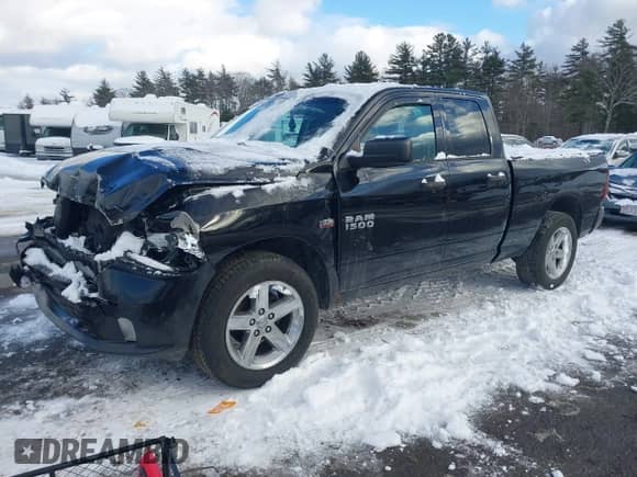 2013 Ram 1500 Tradesman z VIN 1C6RR7FT3DS719056, wystawiony jako IAAI lot #41530209 z przebiegiem 172 177 mil mil oraz . Historia ofert i sprzedaży dostępna na DreamBid. Obrazek 2.