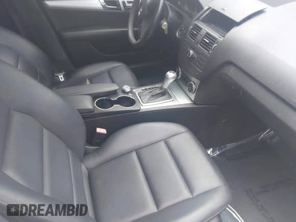 2010 Mercedes-Benz C 300 Sport с VIN WDDGF8BB0AR093597, выставлен на аукционе IAAI как лот 42876595 с пробегом 135 354 миль миль и . История ставок и продаж доступна на DreamBid. Изображение 5.