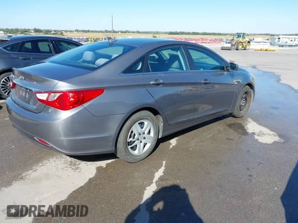 2011 Hyundai Sonata GLS with VIN 5NPEB4AC7BH228907, listed as a IAAI auction lot 43381931 with 133,973 mi miles and . Bid and sale history available at DreamBid. Image 4.