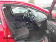 2017 Chevrolet Sonic LT z VIN 1G1JD6SB9H4155251, wystawiony jako IAAI lot #42886406 z przebiegiem 135 499 mil mil oraz . Historia ofert i sprzedaży dostępna na DreamBid. Obrazek 5.