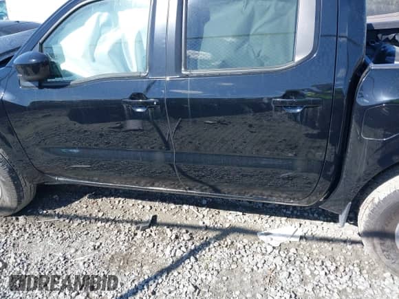 2024 Nissan Frontier SV z VIN 1N6ED1EJ8RN650418, wystawiony jako IAAI lot #41805958 z przebiegiem 42 080 mil mil oraz . Historia ofert i sprzedaży dostępna na DreamBid. Obrazek 14.