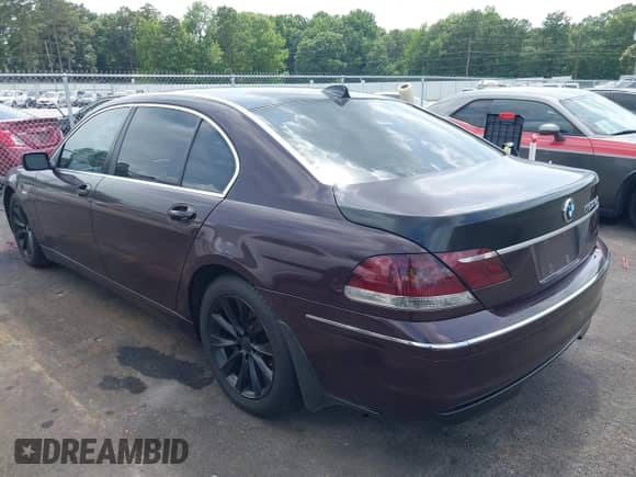 2008 BMW 7 Series 750Li z VIN WBAHN83538DT83704, wystawiony jako IAAI lot #42514864 z przebiegiem 152 976 mil mil oraz . Historia ofert i sprzedaży dostępna na DreamBid. Obrazek 3.