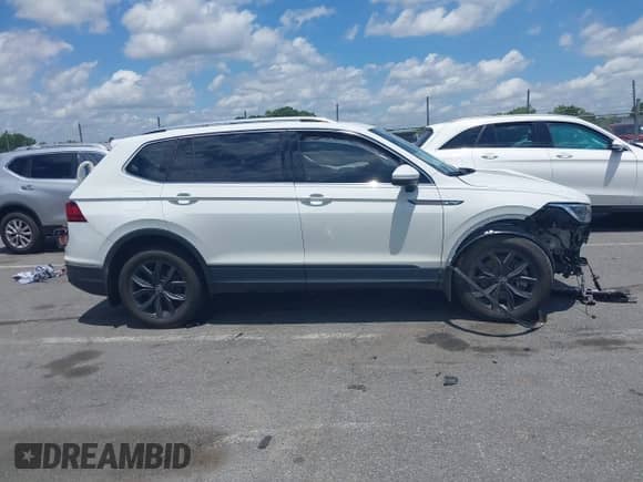 2024 Volkswagen Tiguan SE с VIN 3VVNB7AX8RM055442, выставлен на аукционе IAAI как лот 42528863 с пробегом 15 186 миль миль и . История ставок и продаж доступна на DreamBid. Изображение 13.